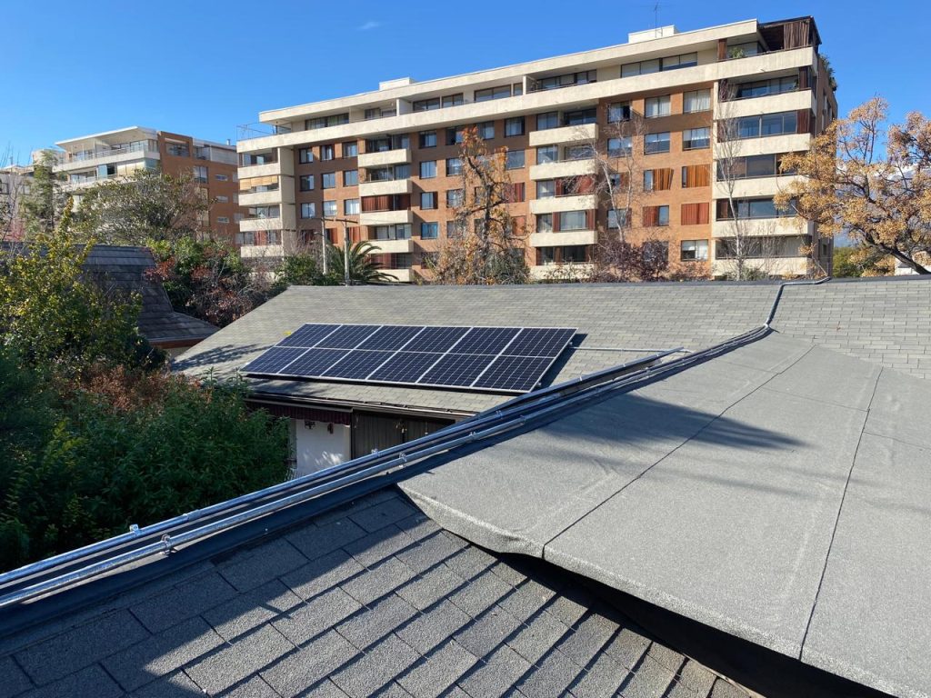 Instalación fotovoltaica residencial de Solar Bosch en Pucón